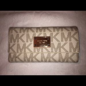 Michael Kors Jet Set Wallet